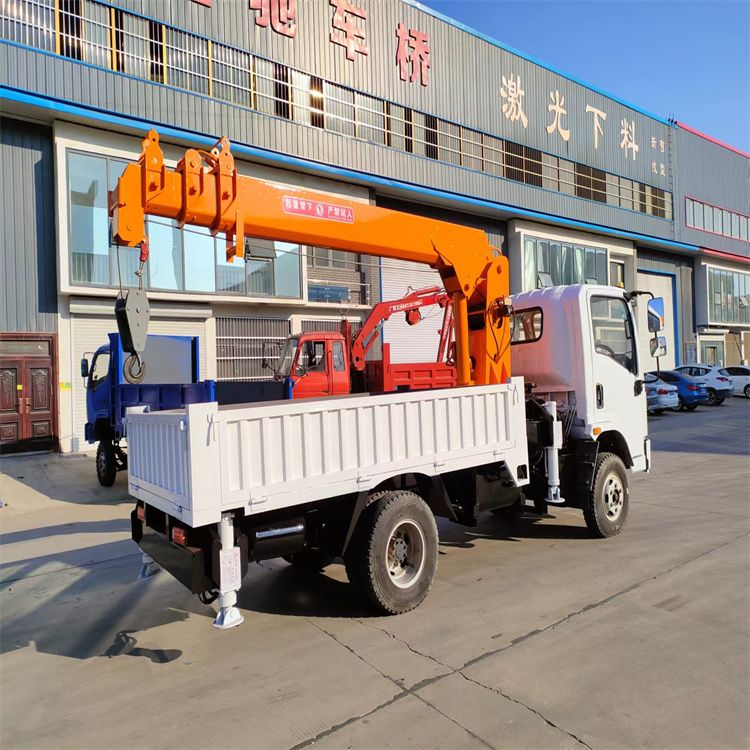 左权县三轮随车吊定制 农用改装机自备吊中瑞长期出售