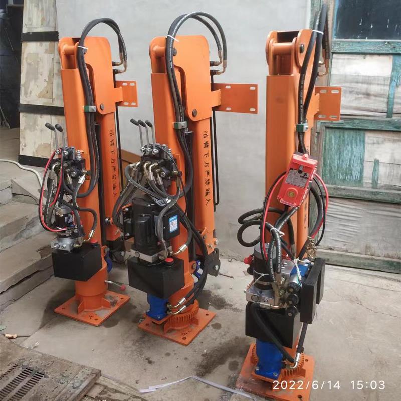 左权县重汽蓝牌随车吊 3.2吨 国六动力强 液压驱动 农用自卸起重机